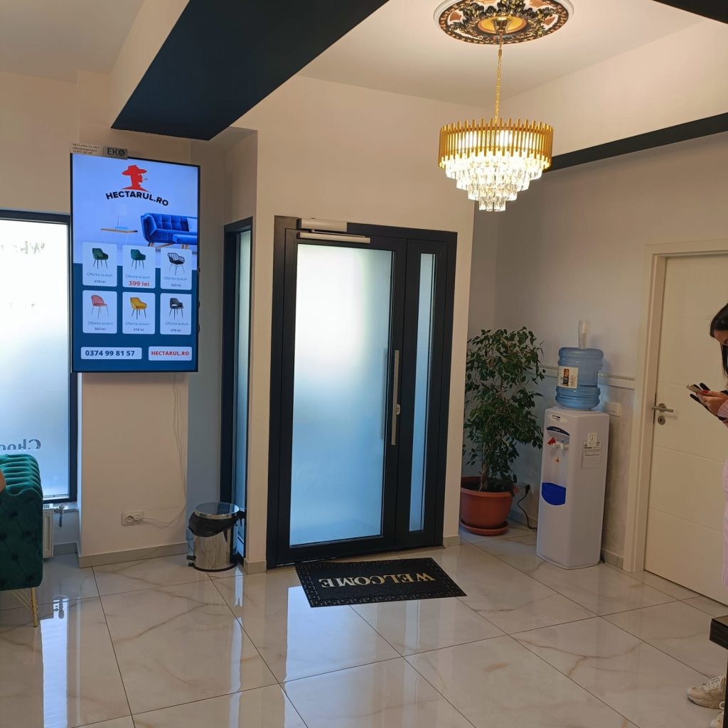 Reteaua-Digitala-Indoor-DOOH-CLINICA-ESTETICA-FLAWLESS-Clinica-estetica-de-lux-3